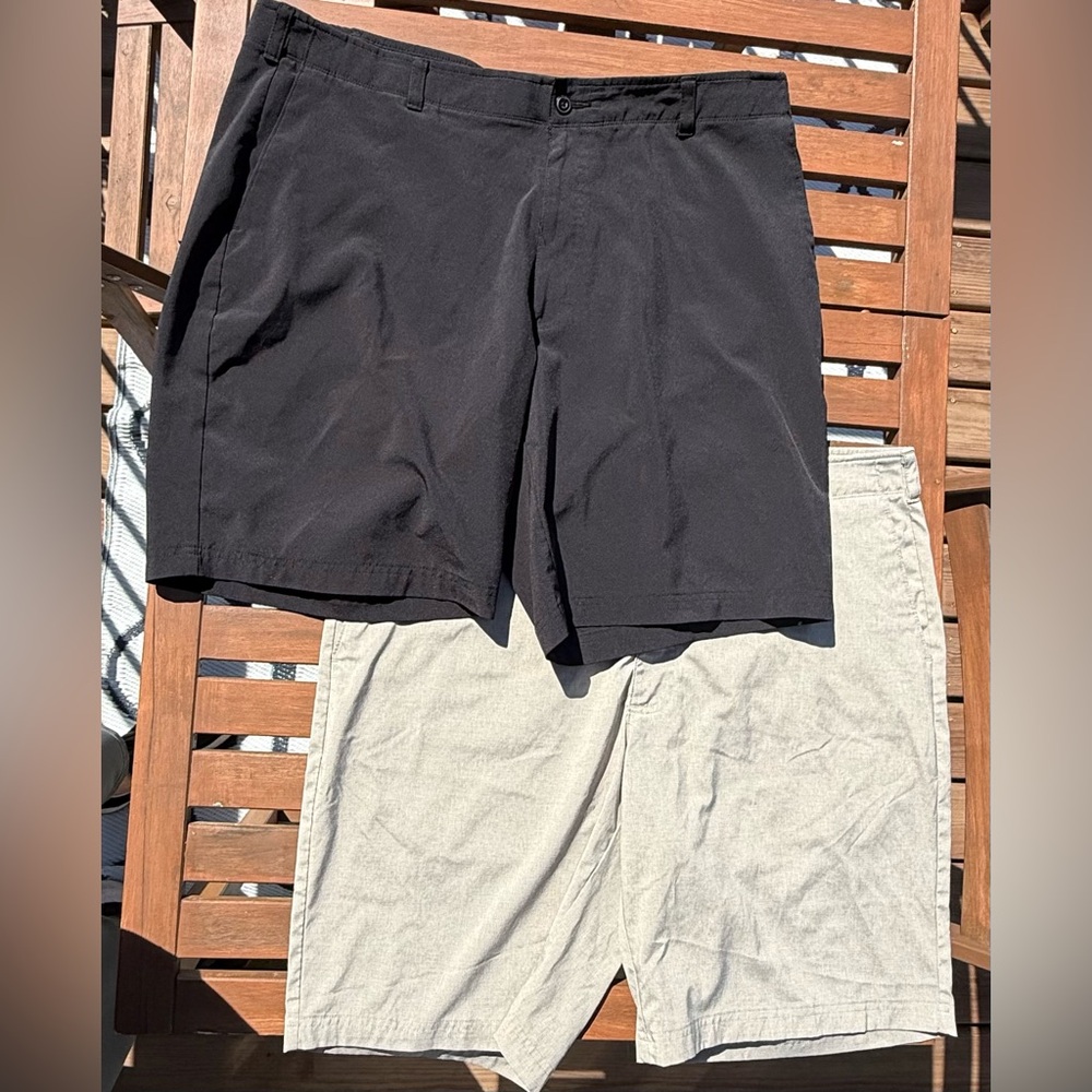 Ben Hogan Men's Golf Shorts (2) Black and Tan:
Waist: 42- Inseam: 9in.